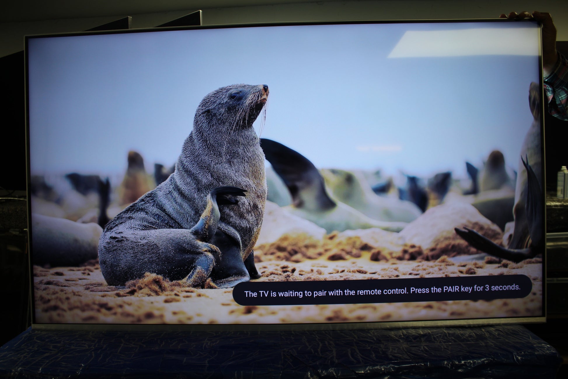 58" Philips "The One" 58PUS8506/12 Ambilight 4K HDR Android Smart LED TV image 2