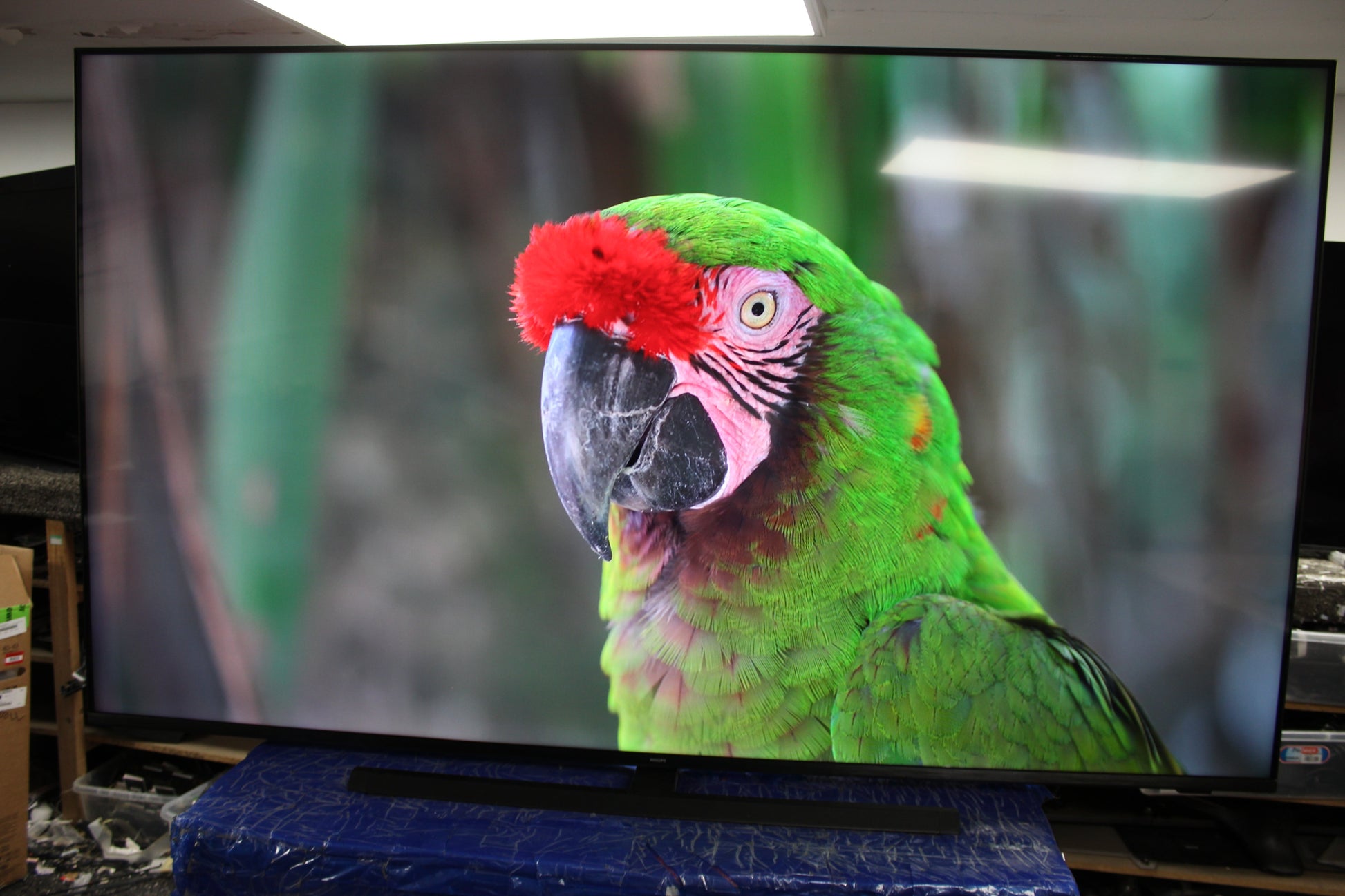 85" Philips 85PUS8500/12 Ambilight 4K HDR Smart LED TV - image 7