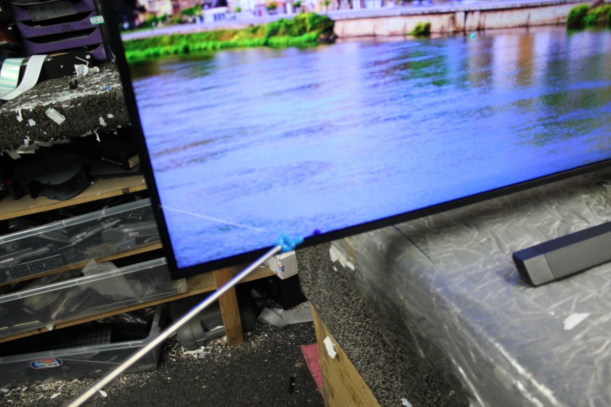 75" Samsung UE75AU7100 4K HDR Crystal Smart LED TV - image 2
